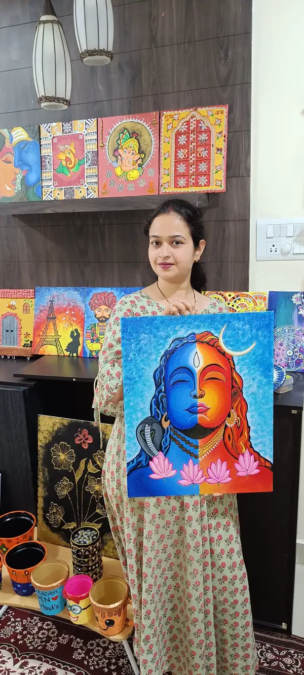 Rupali teaching art